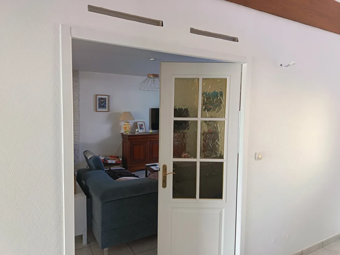Porte coulissante après peinture — blanc mat, finition soignée